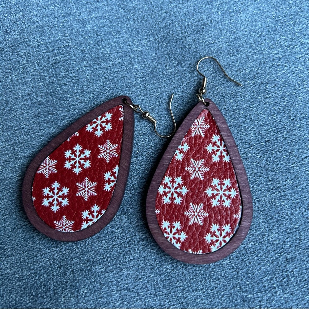 Snowflake ~ Red Faux Leather inset in Wood Tear Drop ~ Brand New!